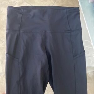 Lululemon Black Ankle Length Leggings Size 6